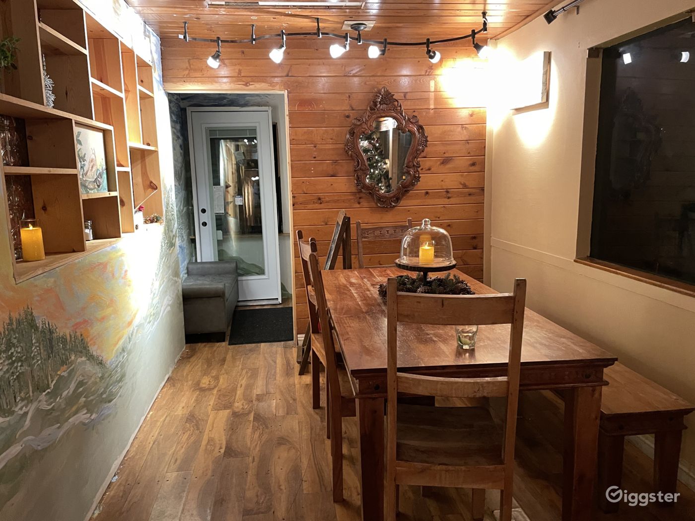 Cabin Restaurant Rent this location on Giggster