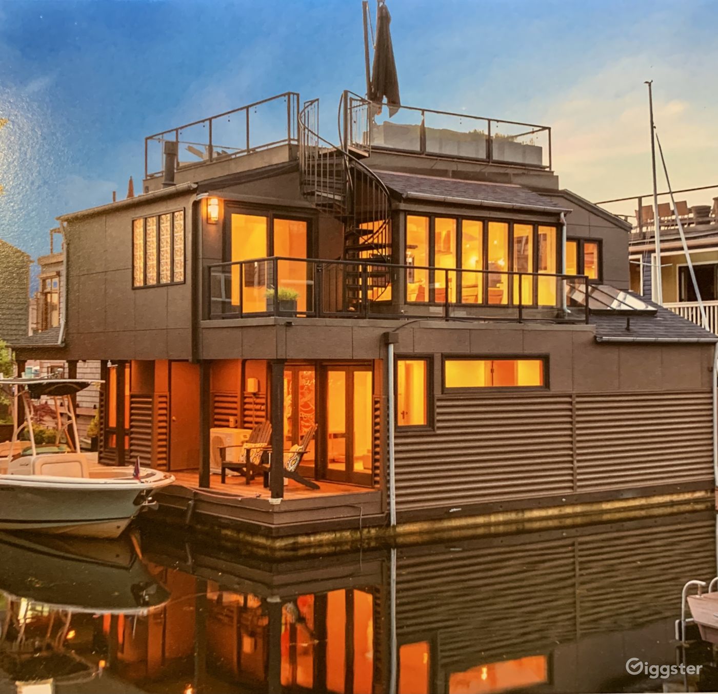 Floating Home on Lake Union Rent this location on Giggster