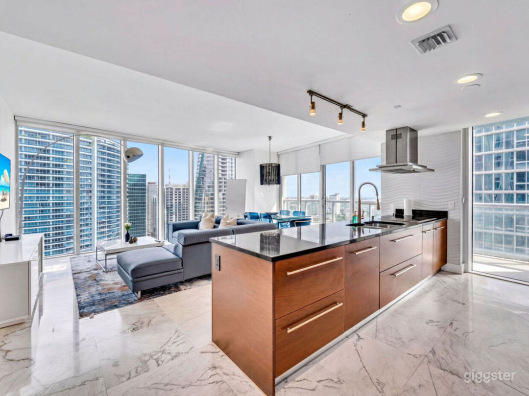 Sky High Luxury with Stunning City Views | Rent this location on Giggster