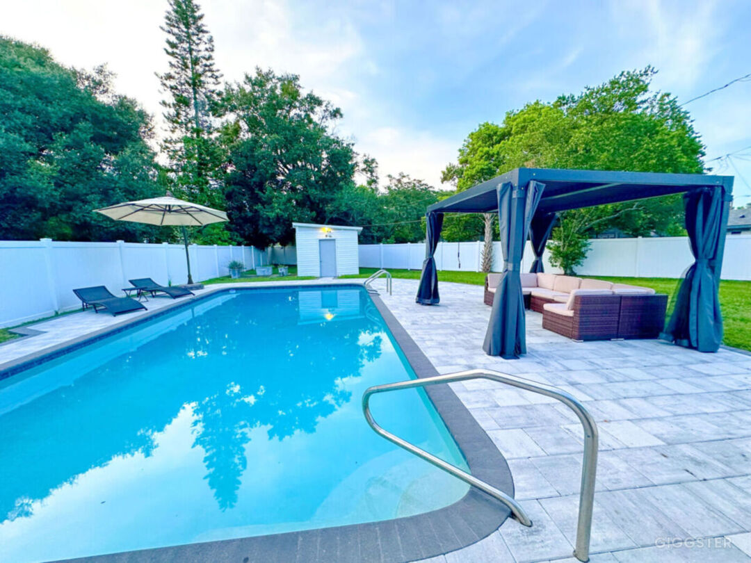 Large Lovely Pool Photo 2