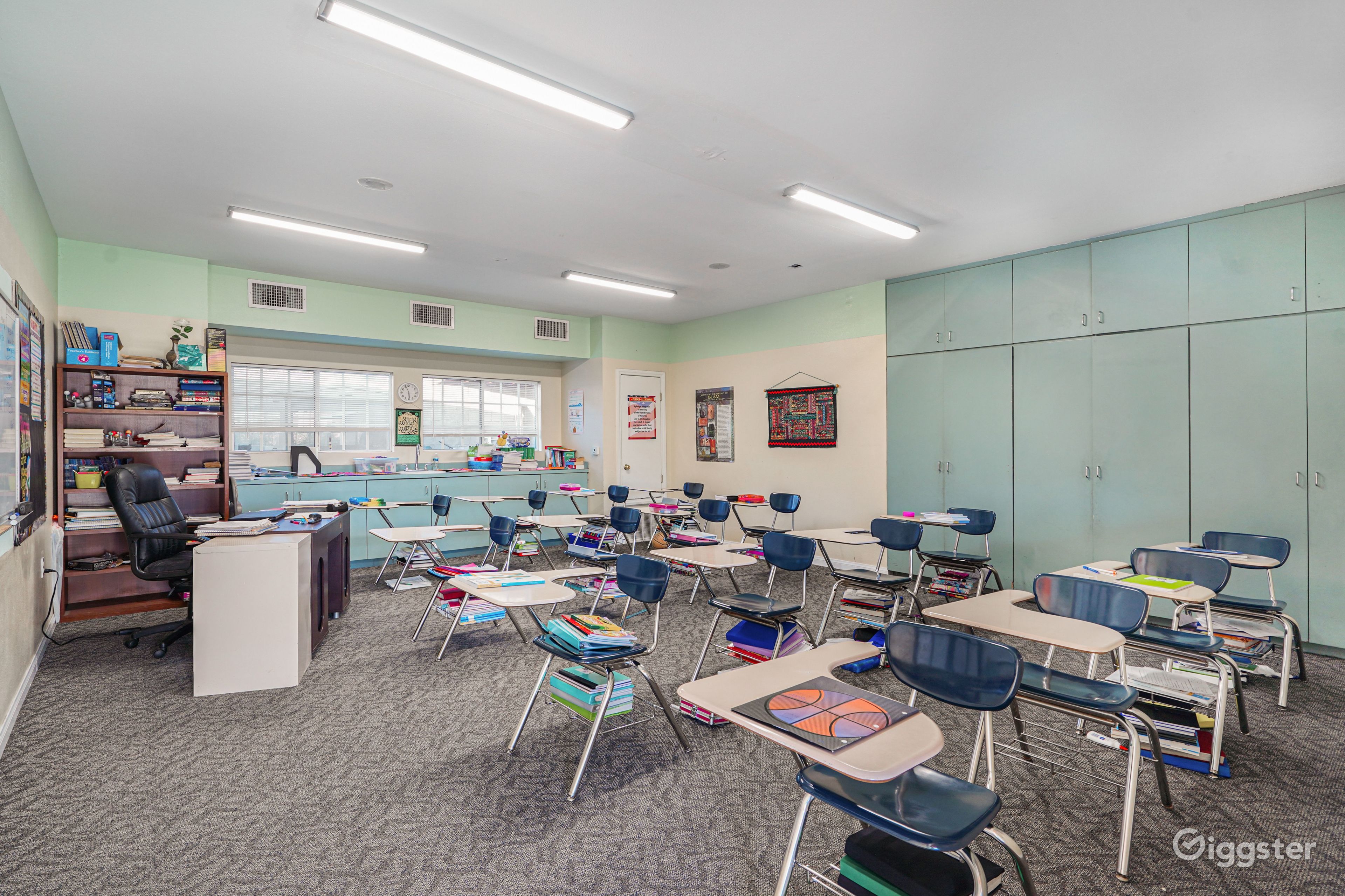 Elementary Middle School Campus in Chatsworth Los Angeles Rental