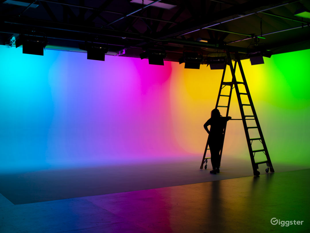 Saf Production Soundstage White Cyc Green Screen Saf Production Soundstage White Cyc Green Screen