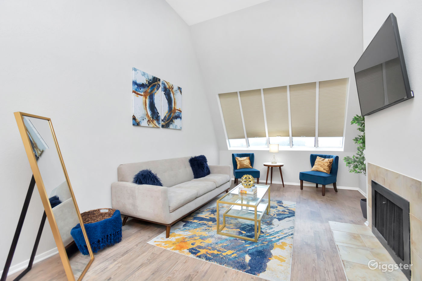 Modern condo in the heart of the Galleria area Rent this location on Giggster