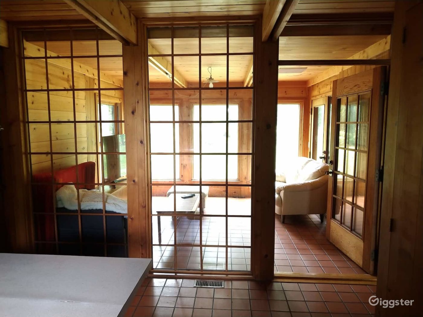 Chalet Montreal, lake of 2 mountains Rent this location