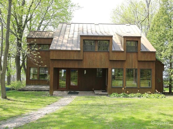 Chalet Montreal, lake of 2 mountains Rent this location