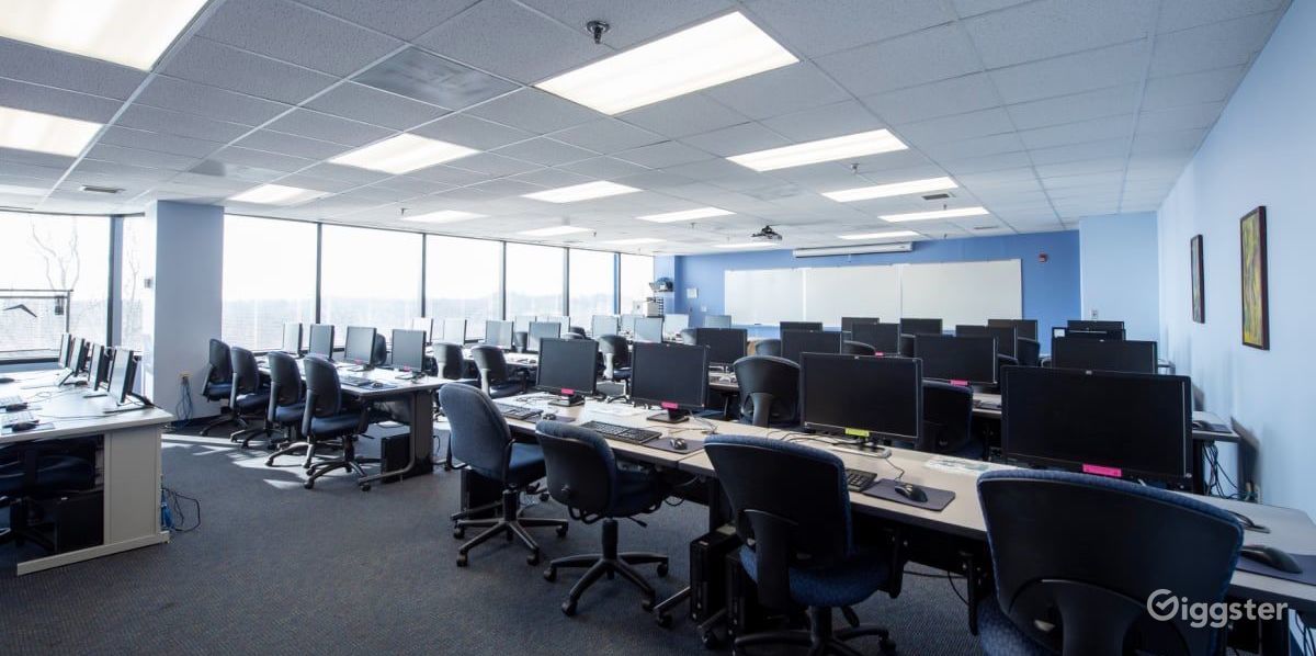 Spacious 32 Person Fully Equipped Computer Lab and Training Room | Rent ...