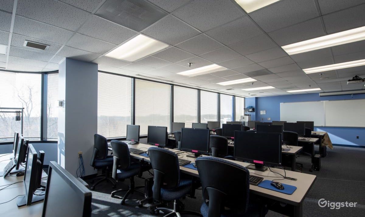Spacious 32 Person Fully Equipped Computer Lab and Training Room | Rent ...