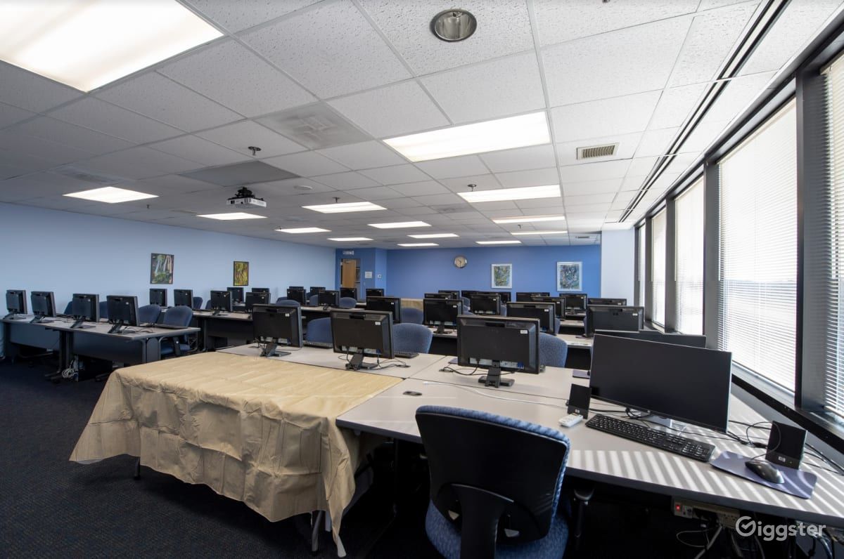 Spacious 32 Person Fully Equipped Computer Lab and Training Room | Rent ...