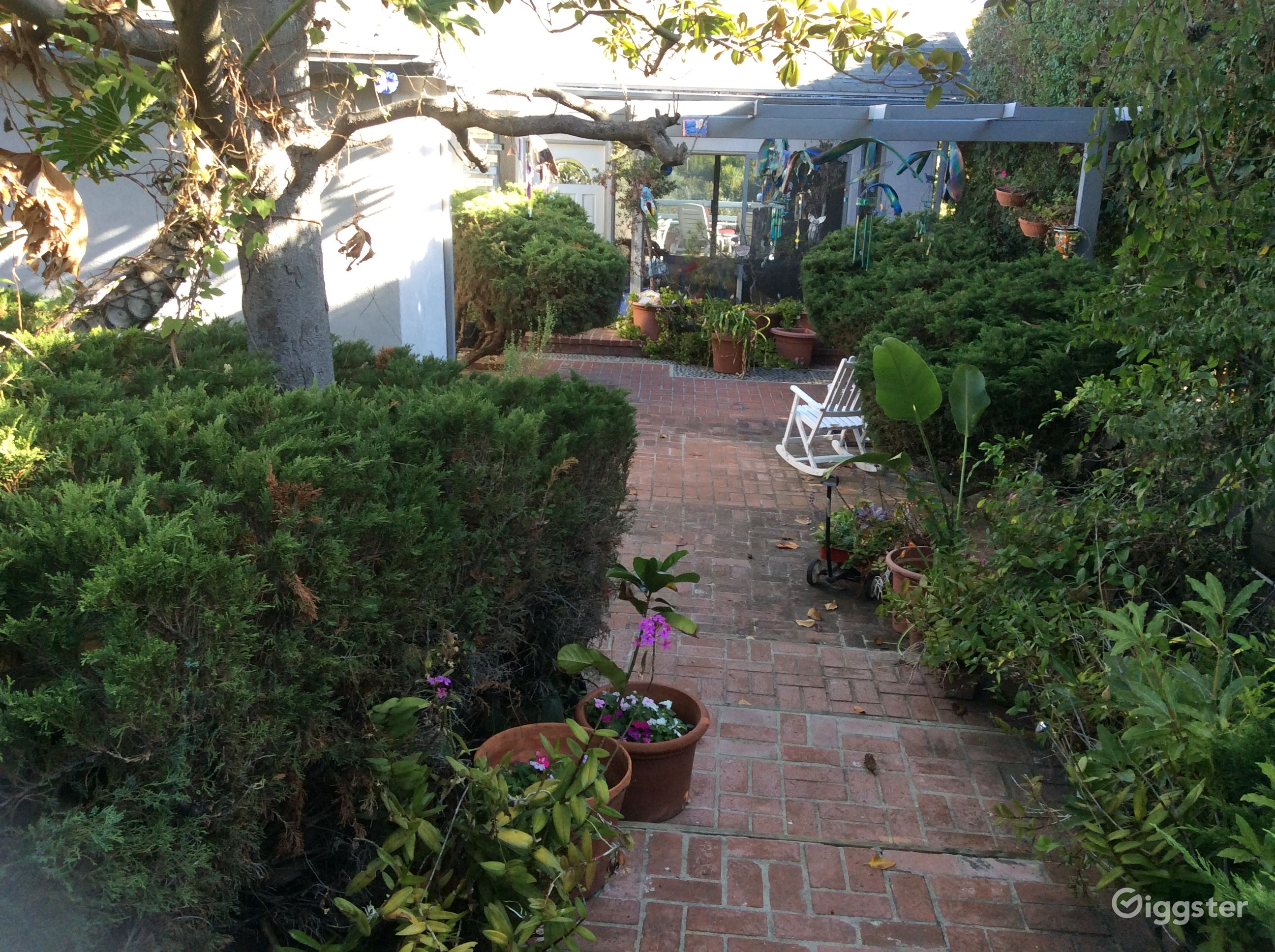 Baldwin Vista home completed hidden on quiet st. Rent this location