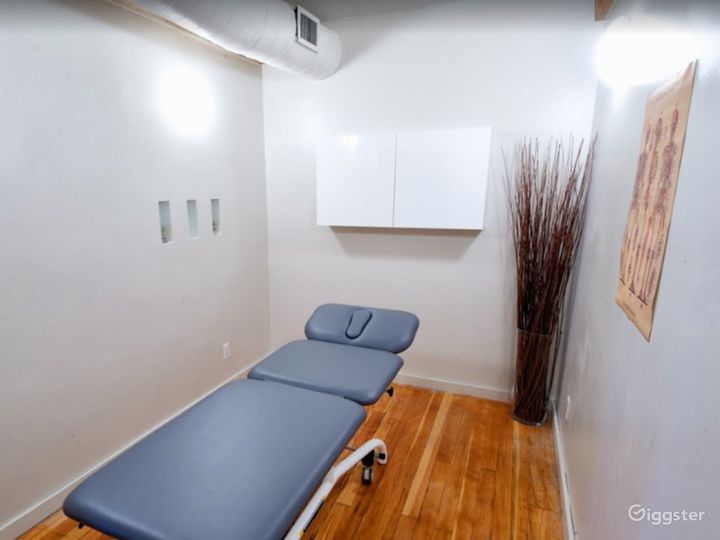 Small Studio/Space In Vancouver Rent this location on Giggster