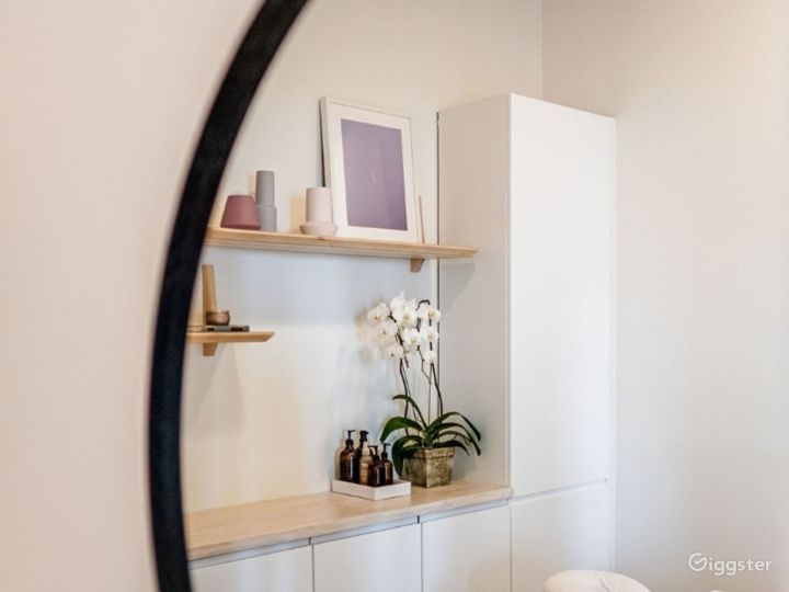 Small Studio/Space In Vancouver Rent this location on Giggster