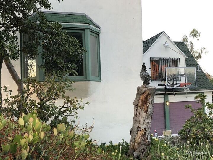 Half Basketball Court Echo Park Rent this location on Giggster