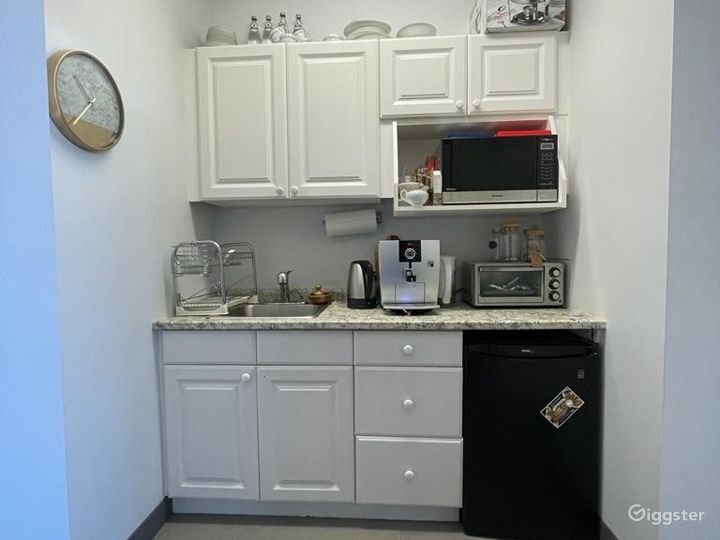 Studio for rent Rent this location on Giggster