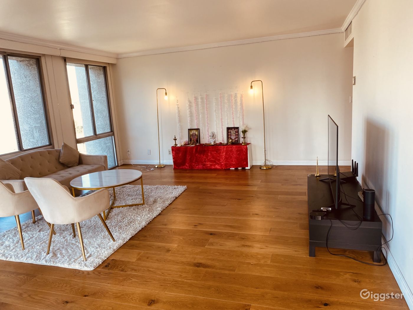 DTLA apartment with lots of natural light & amazing skyline / Hollywood