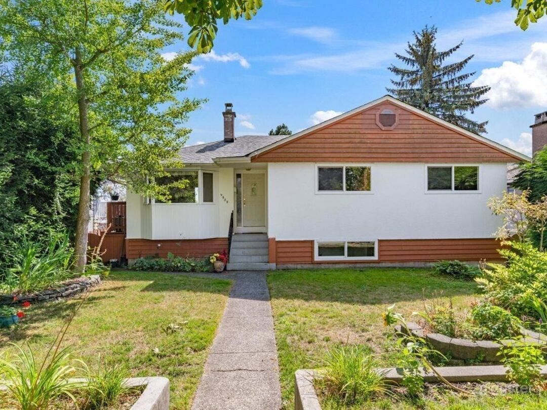 Charming Burnaby Bungalow  Photo 1