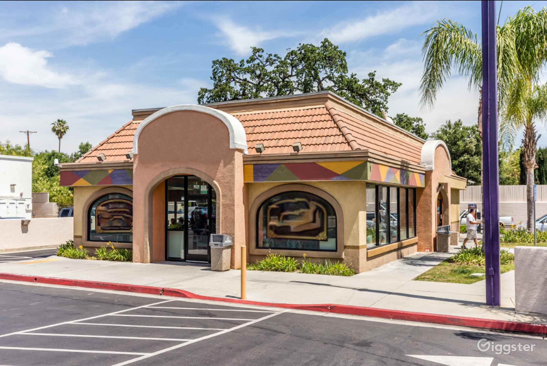 Spacious Shopping Center in Woodland Hills Rent this location on Giggster