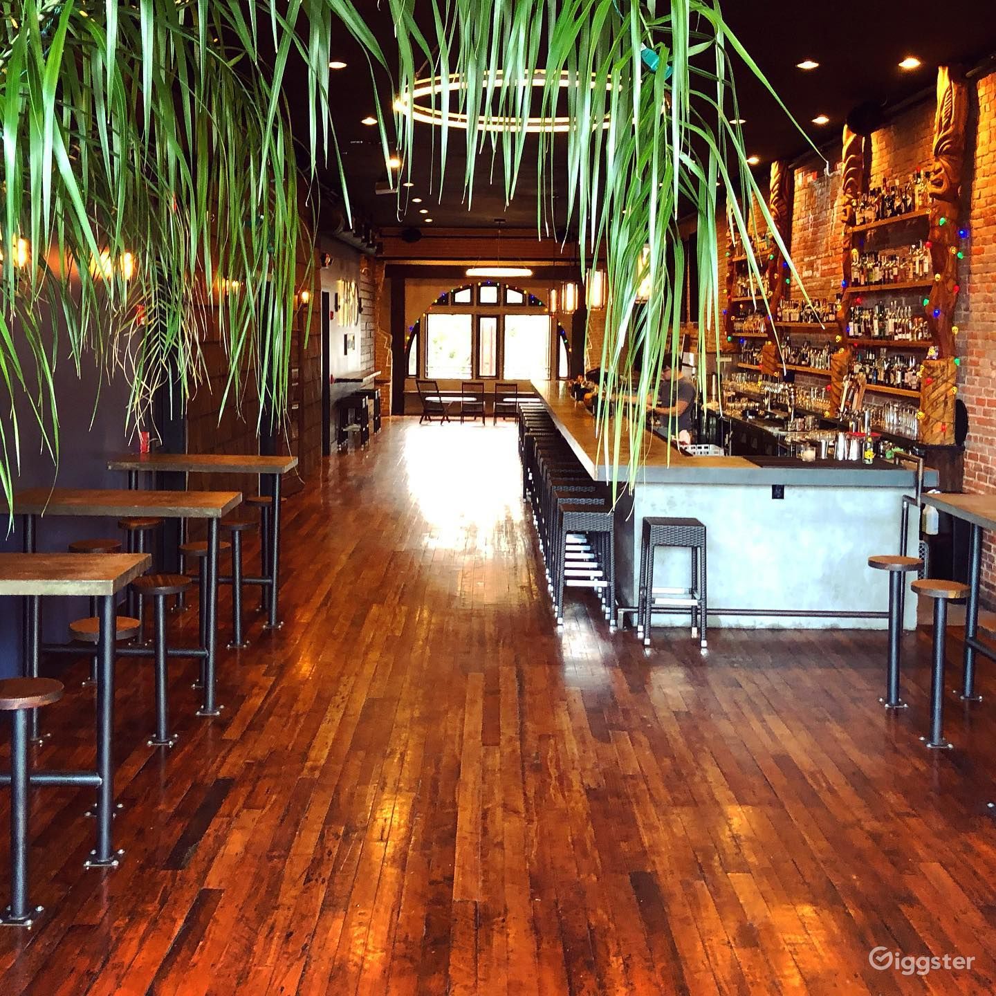 Elegant Cocktail Bar/Lounge in Downtown Houston Rent this location on