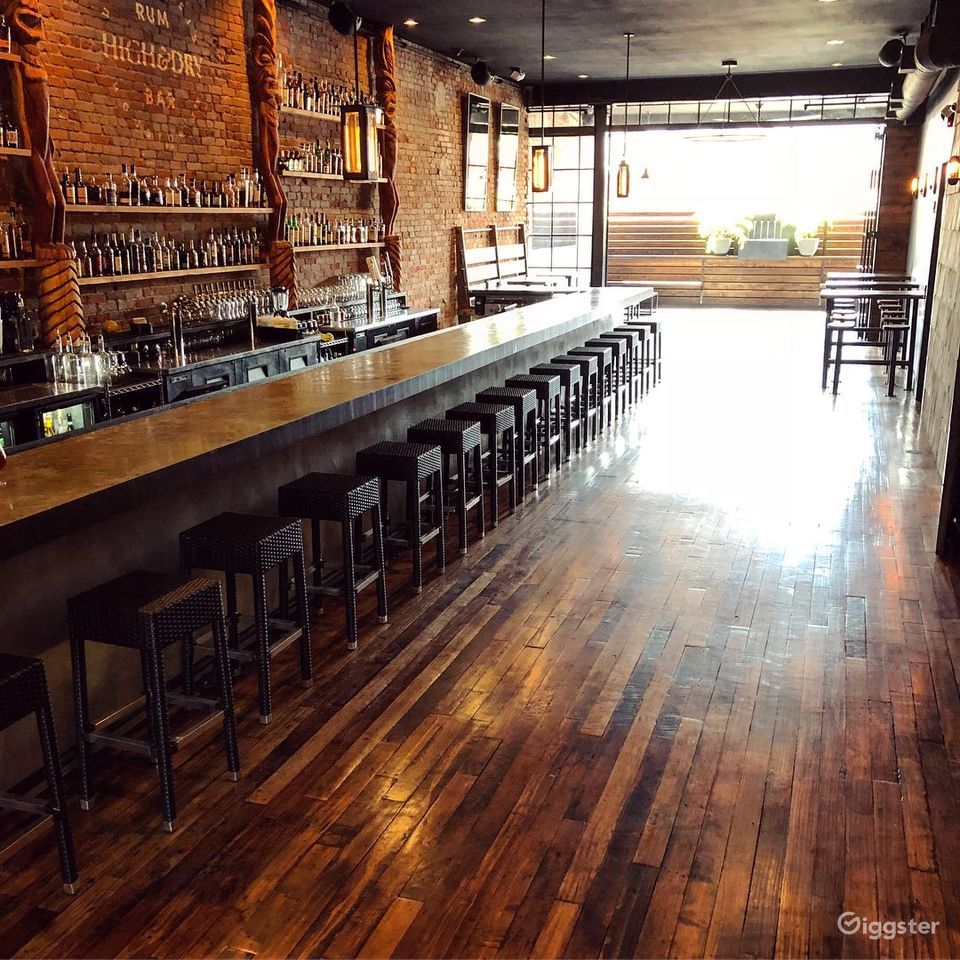 Elegant Cocktail Bar/Lounge in Downtown Houston Rent this location on