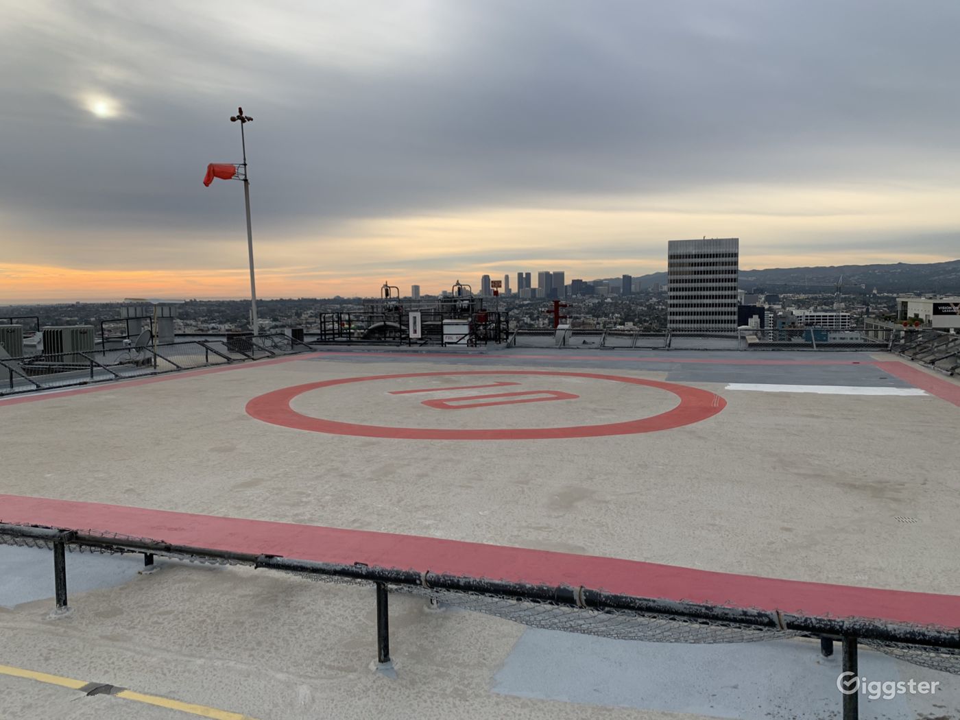 Rooftop Helicopter Pad in West Hollywood Fairfax Rent this location