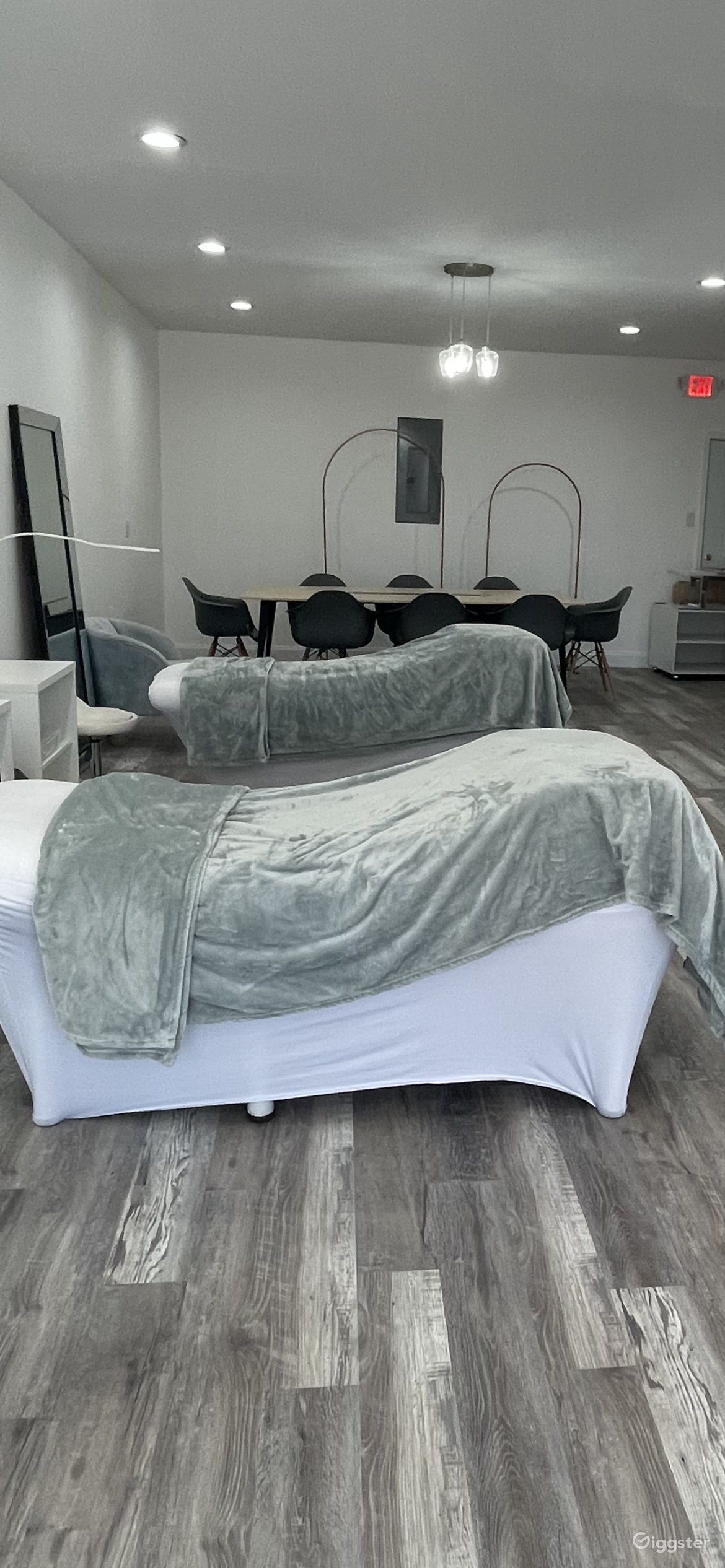 Lash Studio/ Meeting space / Event space Rent this location on Giggster