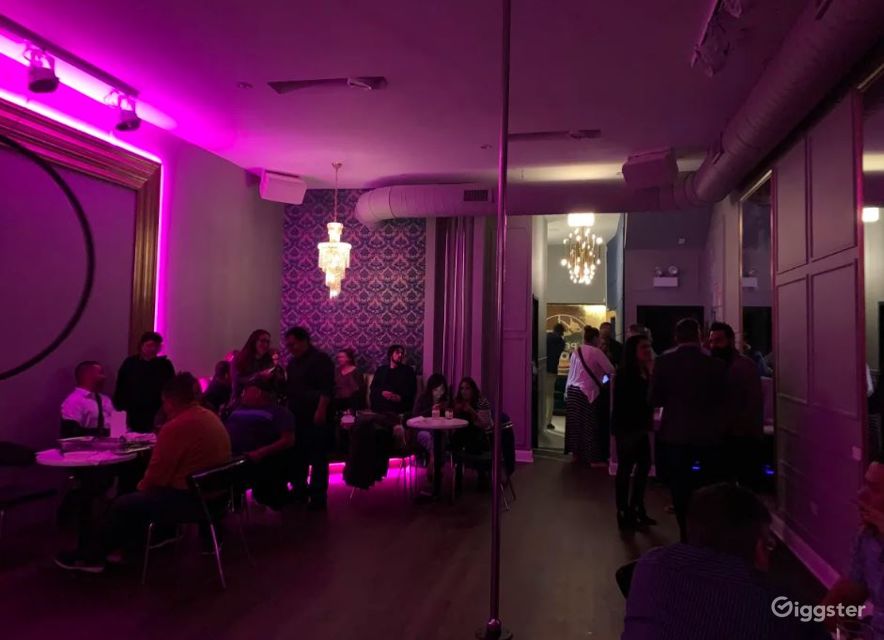 Elegant Bucktown Studio Bar and Event Space Rent this location on