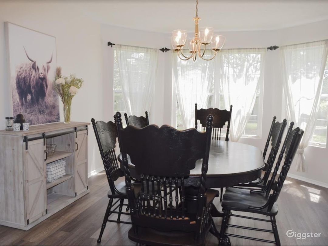 3 Bedroom Dream House Photo 4