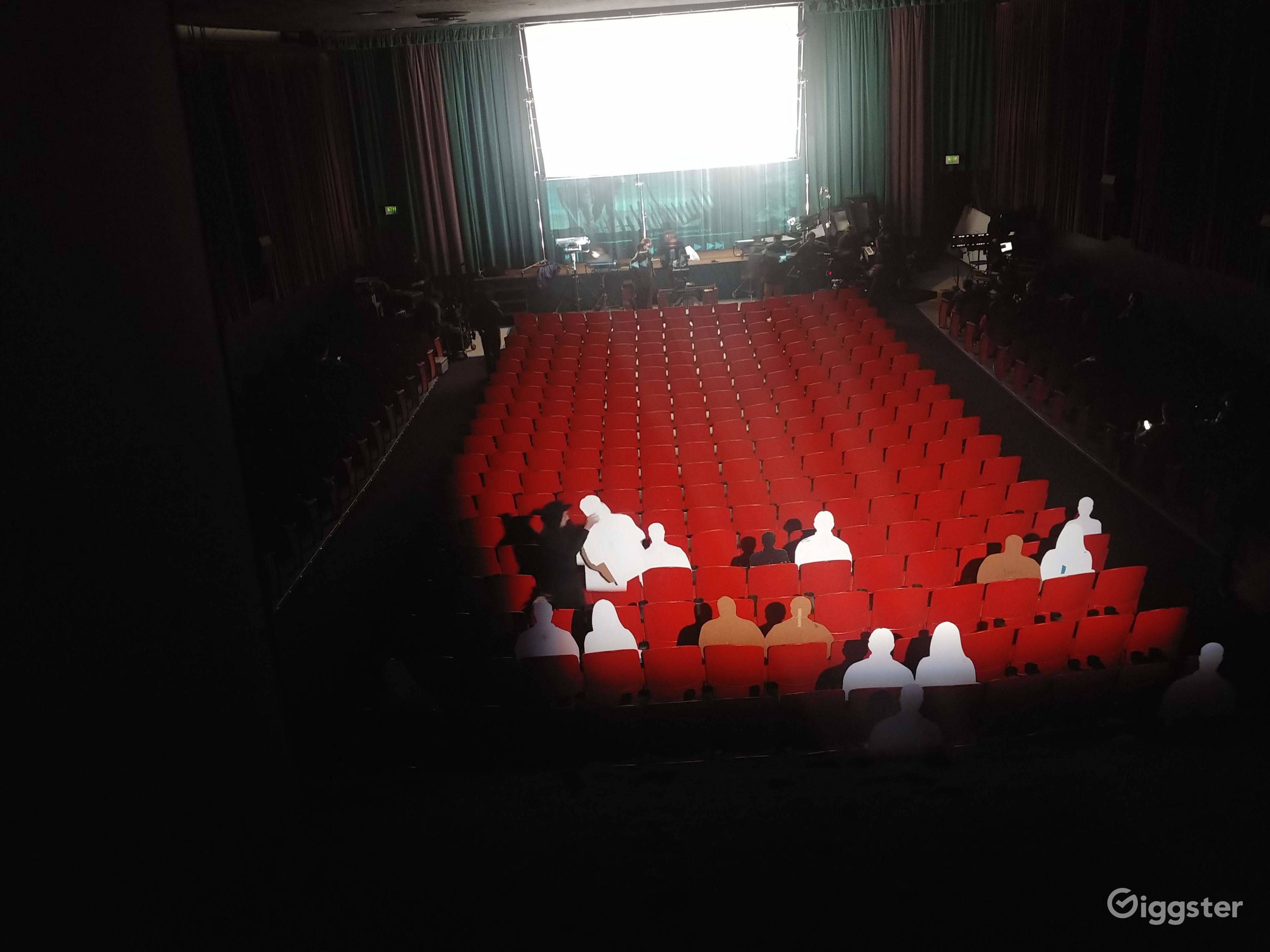 single screen movie theater