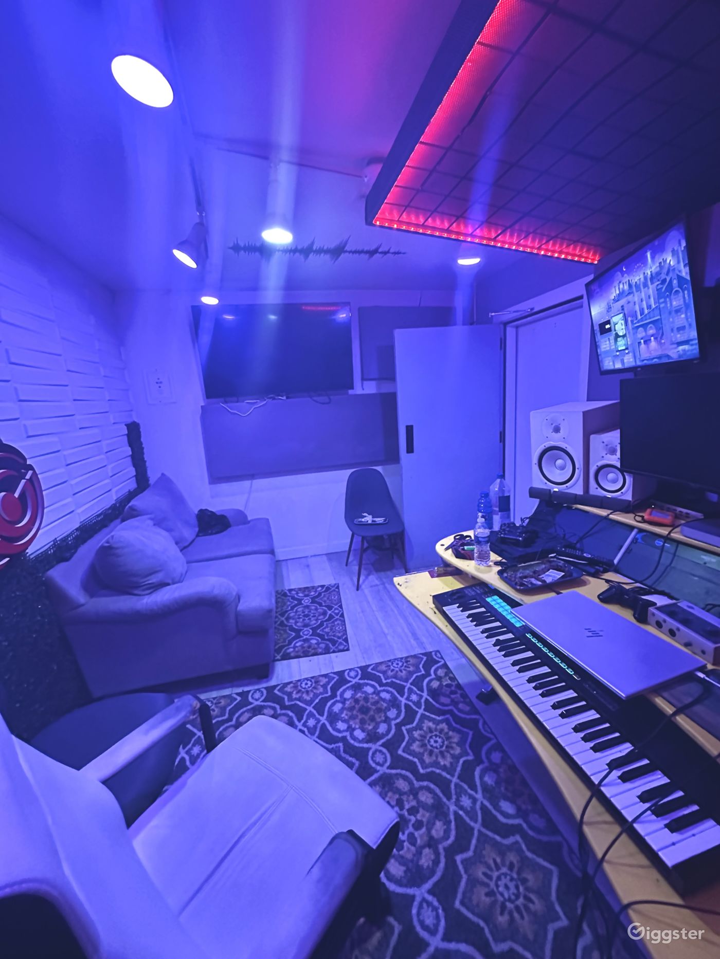 Oak Park Recording Studio Rent this location on Giggster