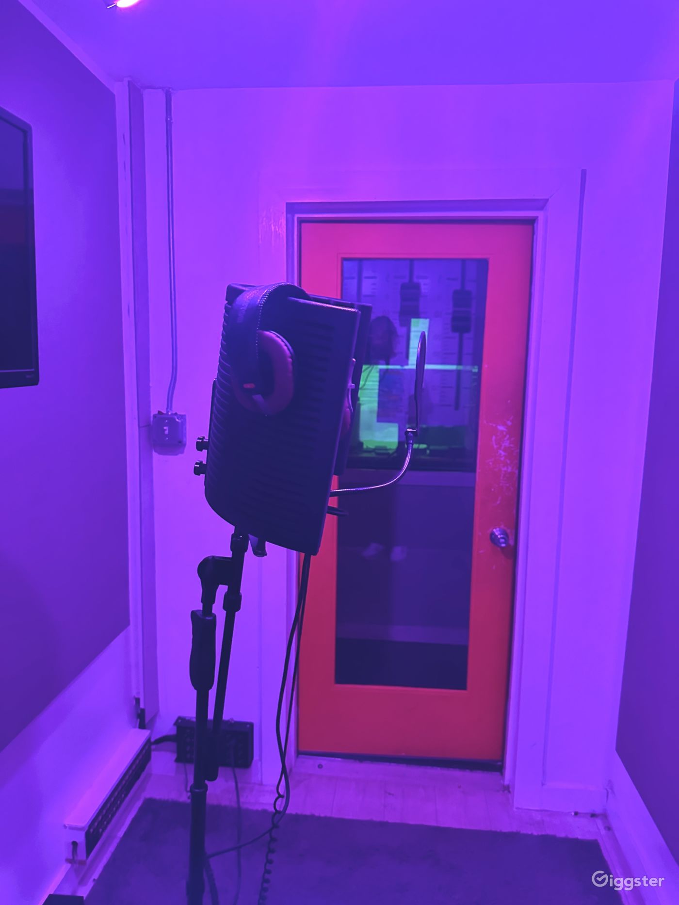 Oak Park Recording Studio Rent this location on Giggster