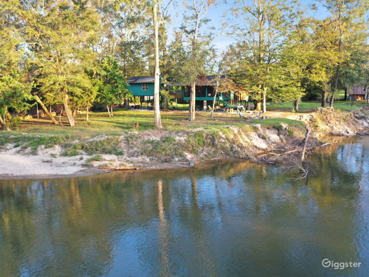 Treehouse Retreat on Bogue Chitto River Bend Rent this location on