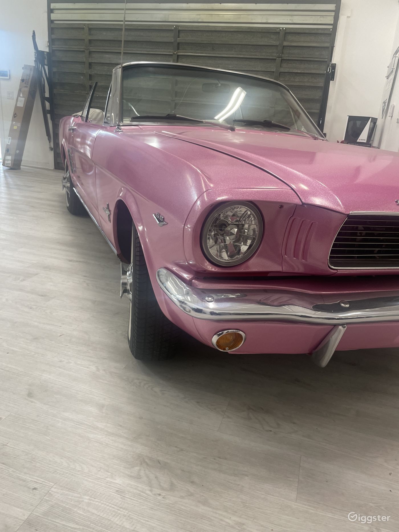 Classic California Mustang convertible Pink exterior with white
