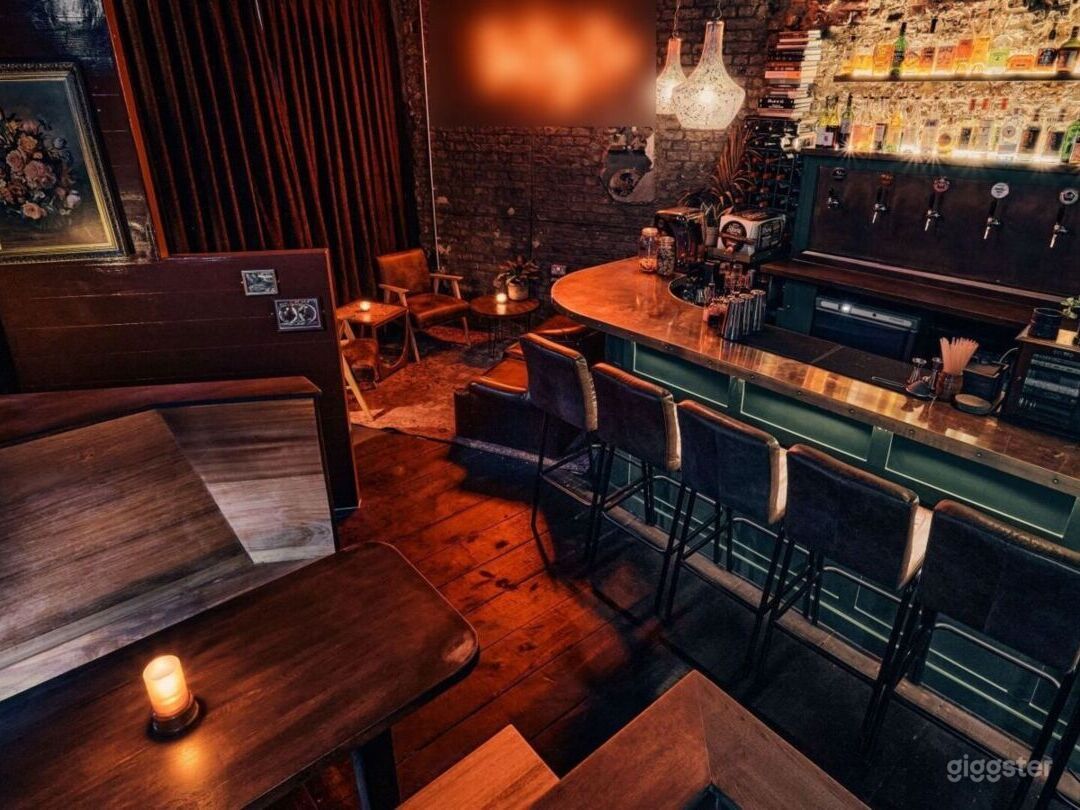 Stunning Brick Lane Cocktail Bar | Rent this location on Giggster
