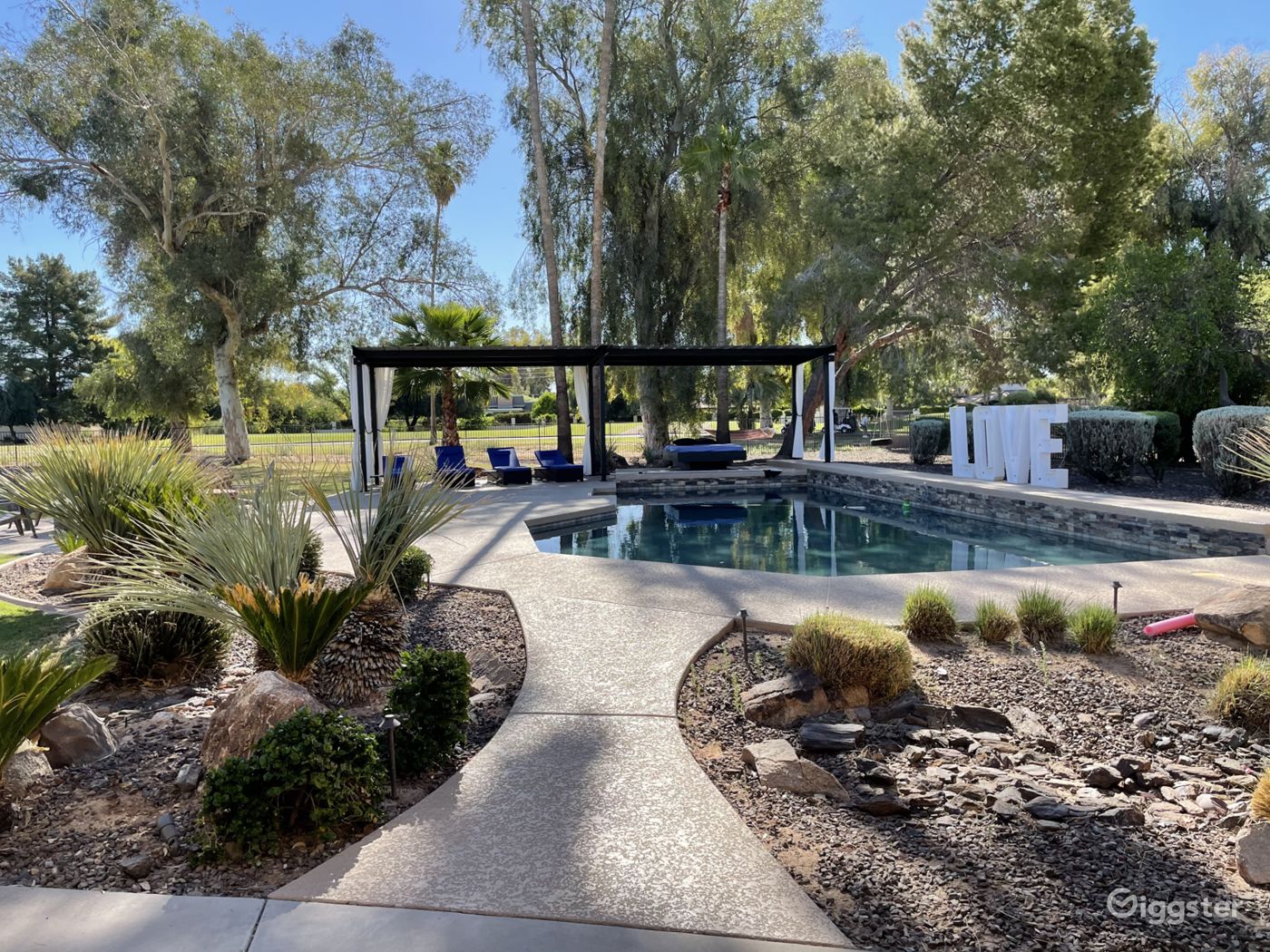 Beautiful Home on Orange Tree Golf Course 1.1 acre Rent this location