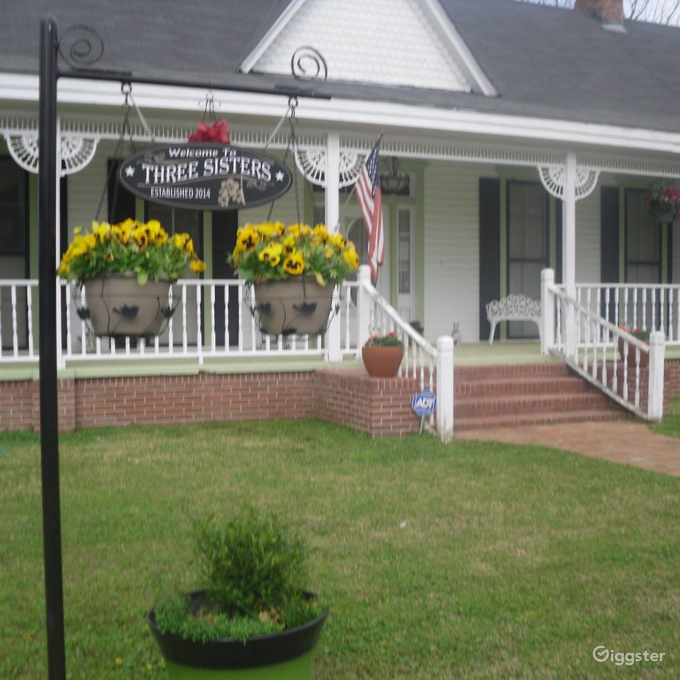 Lovely Louisiana Rent this location on Giggster