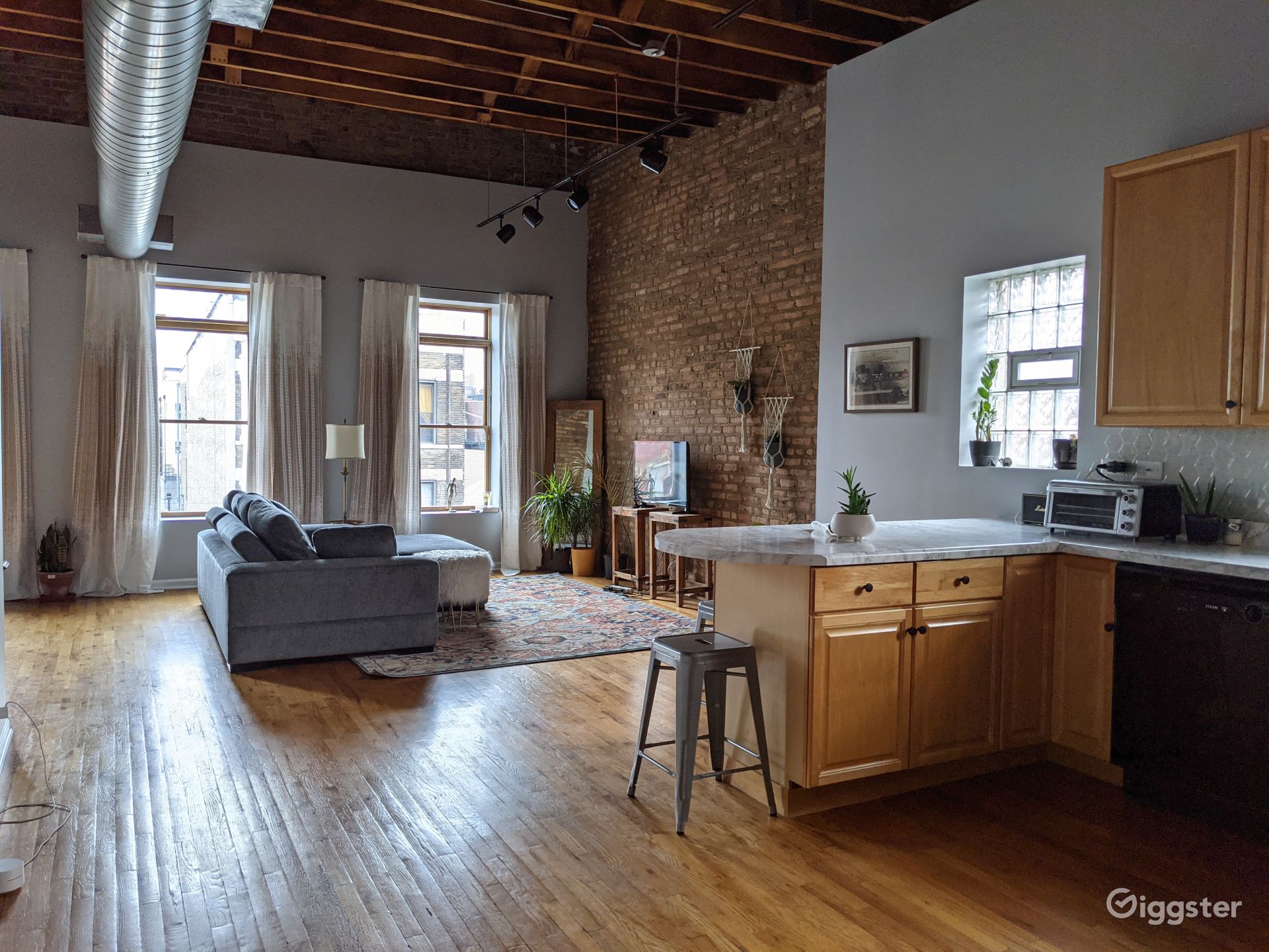 Gallery Detail: Huge Timber Loft W Exposed Brick Tons Of Light