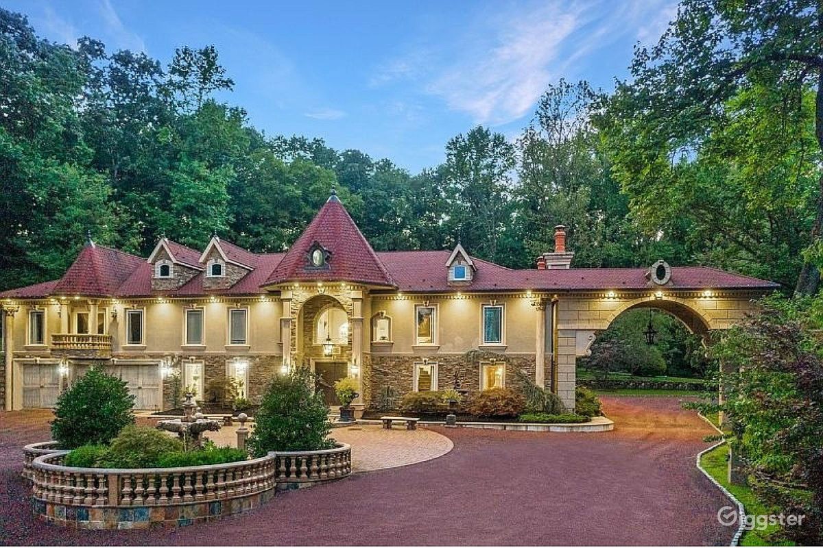 The Montville Chateau Rent this location on Giggster