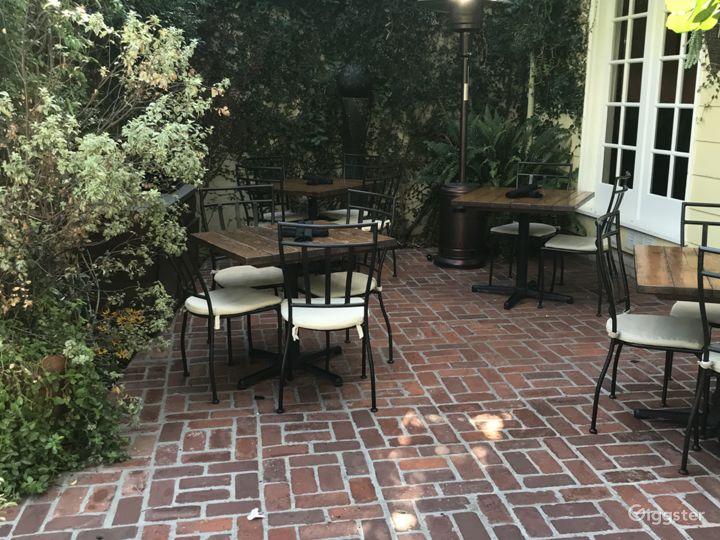 Stunning Restaurant 3 Patios 1 block Universal Rent this location on