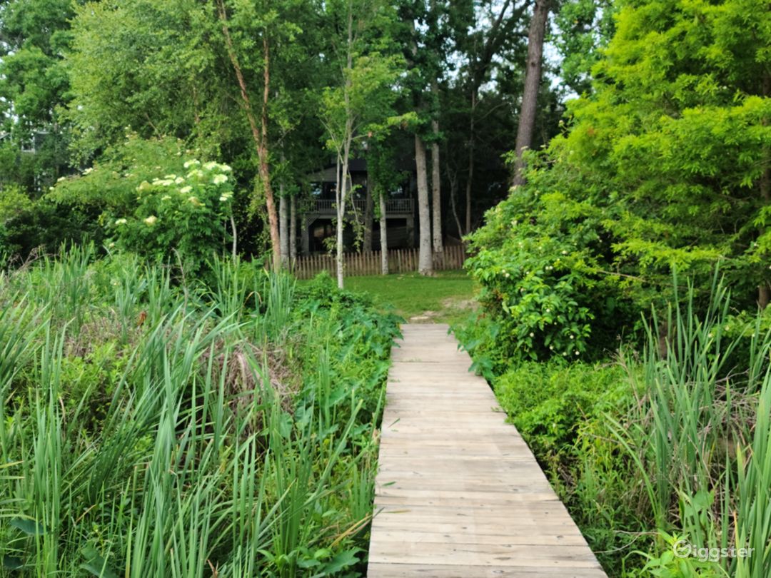 Spacious Lakehouse, Private Deck, Green scenery Photo 2