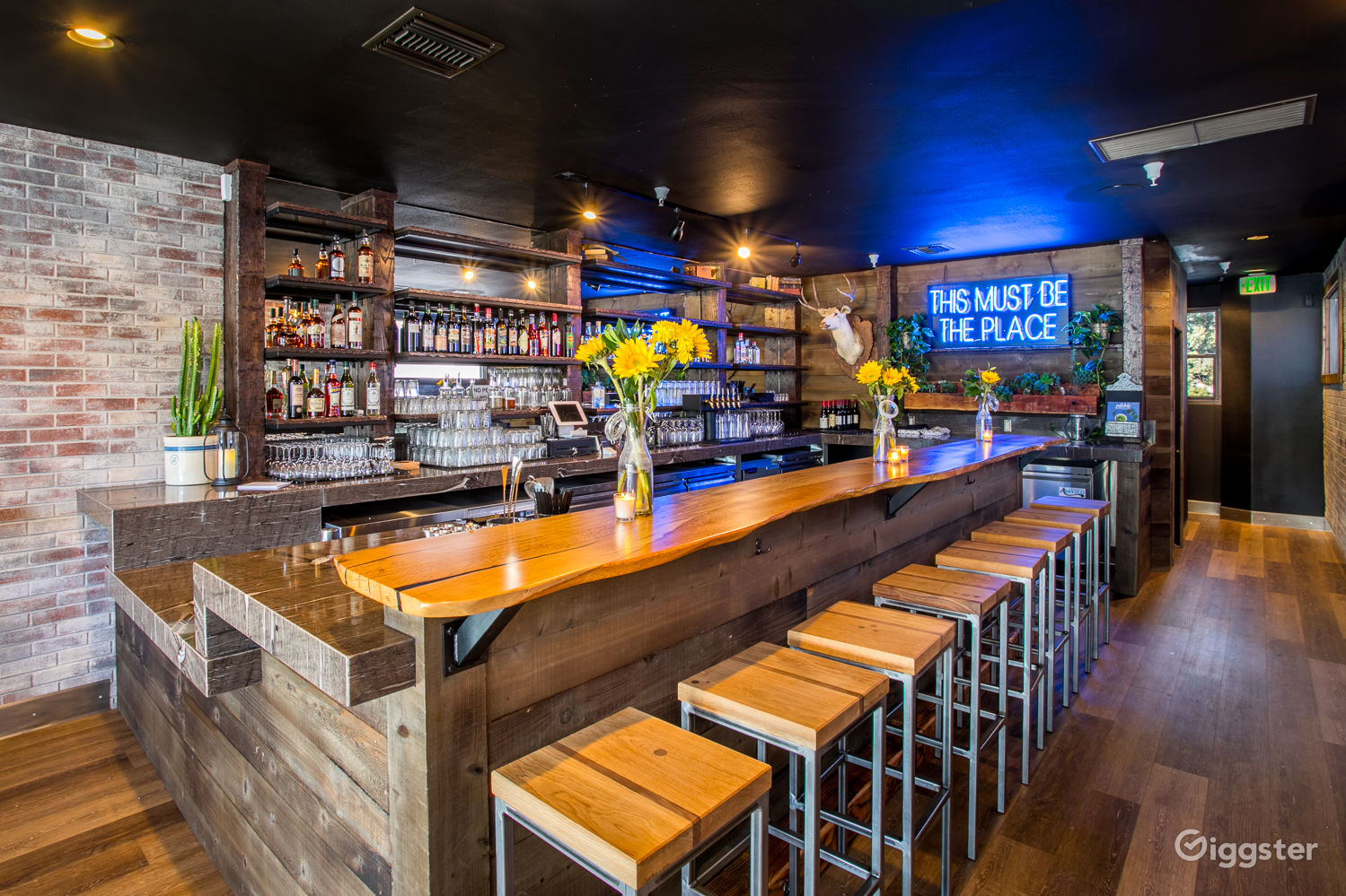 Speakeasy CraftCocktail Bar (2 floors) Rent this location on Giggster