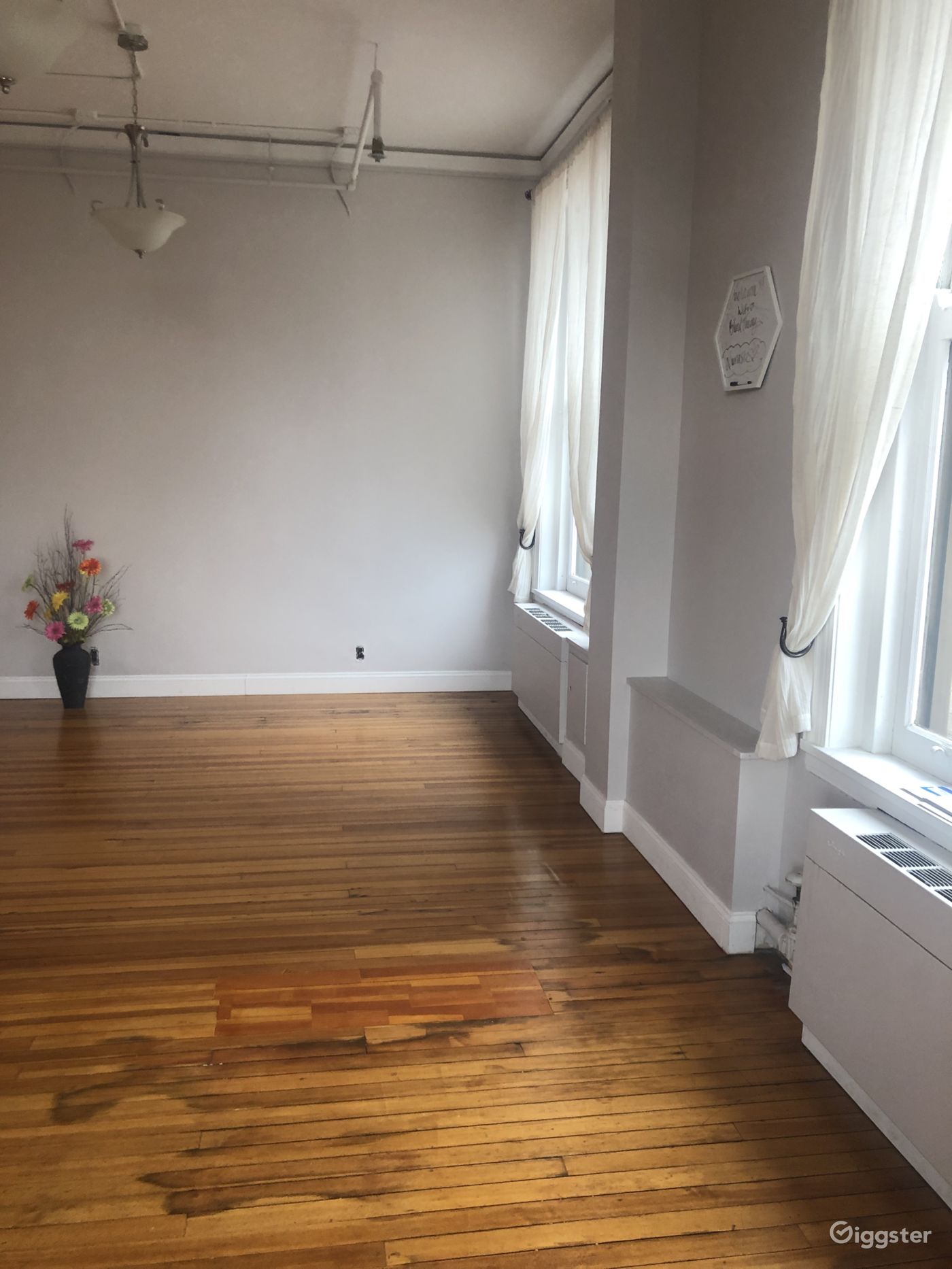 Beautiful Studio Space Downtown Syracuse Rent this location on Giggster