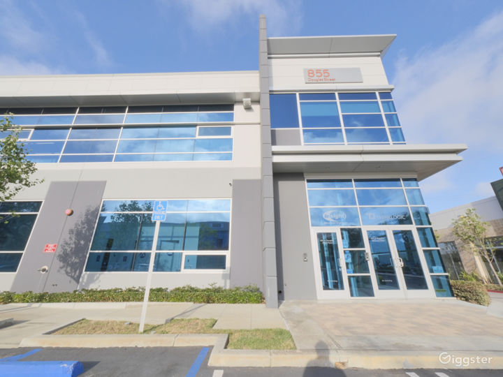 BRIGHT &amp; MODERN 4.600 SQFT EL SEGUNDO OFFICE SPACE Photo 3