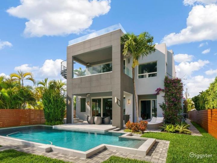 Radiant Waterfront Backyard Oasis Photo 2