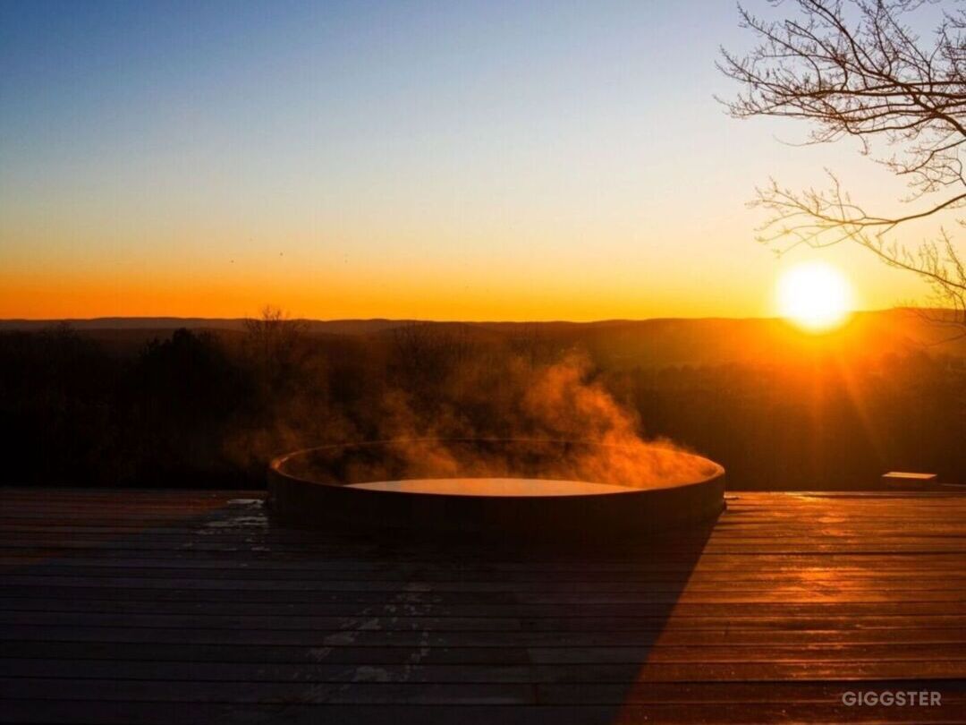Hillcrest Glasshouse with stunning views &#38; hot tub Photo 2