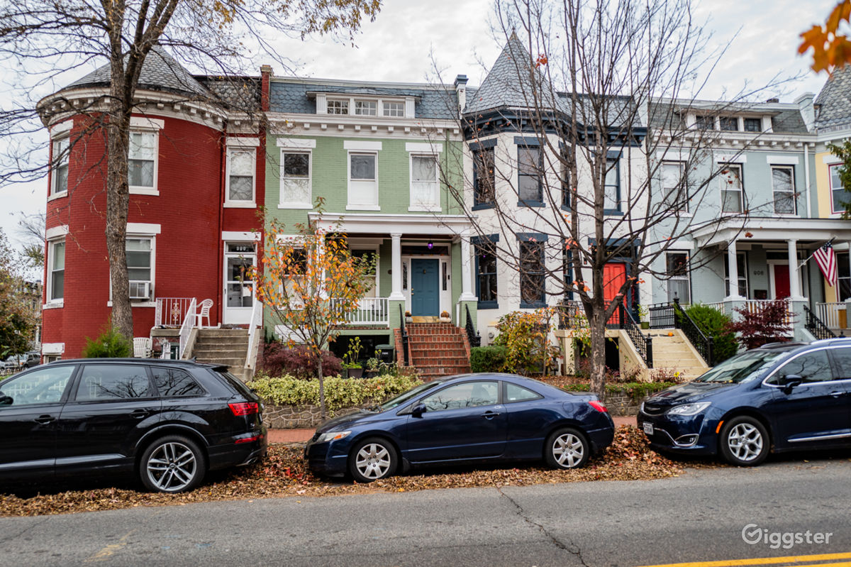 Transitional Contemporary Rowhouse on Capitol Hill Rent this location