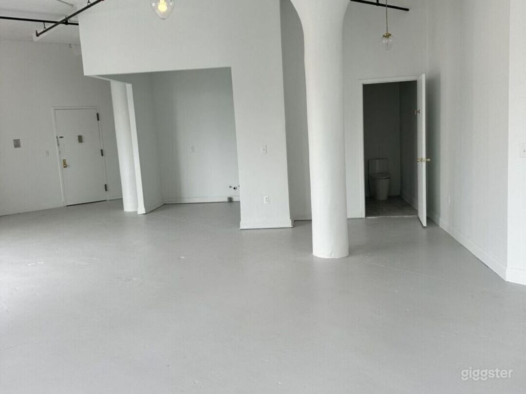 Image showcasing Industrial Penthouse w/ Skyline View | Rent this location on Giggster