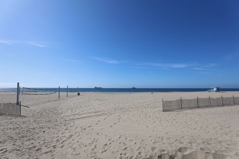 Dockweiler Beach | Lifeguard Towers 59-60 Photo 2