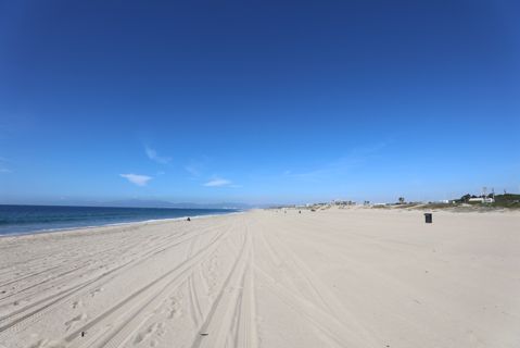 Dockweiler Beach | Lifeguard Towers 59-60 Photo 42
