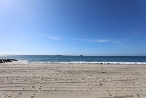 Dockweiler Beach | Lifeguard Towers 59-60 Photo 44
