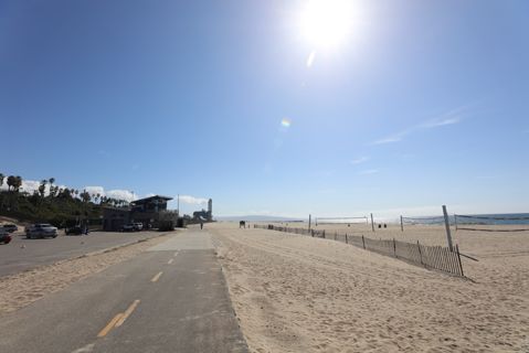 Dockweiler Beach | Lifeguard Towers 59-60 Photo 6