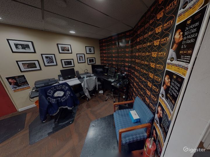 Fully Functioning Podcast Studio in Lyndhurst Rent this location on Giggster